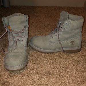 Grey Timberlands